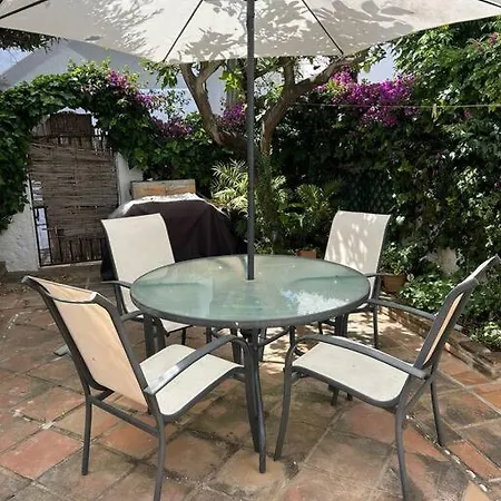 Apartament With Terrace & Swimming Pool Lägenhet