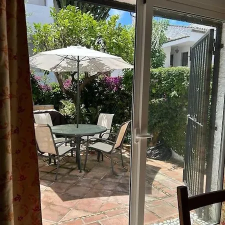 Lägenhet Apartament With Terrace & Swimming Pool