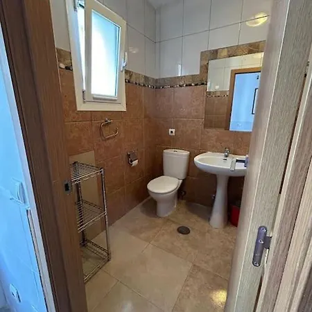 Apartament With Terrace & Swimming Pool Διαμέρισμα